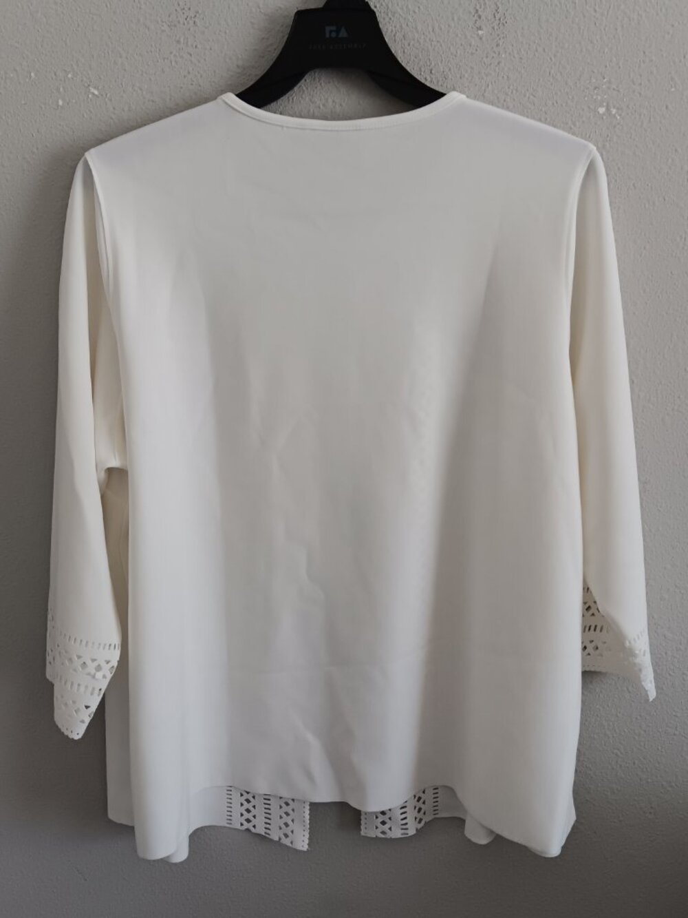 GRAVER Susan Graver LK Fusion Plus Regular Laser Cut Cardigan, Cream Sz 2X a6771 - Picture 2 of 5